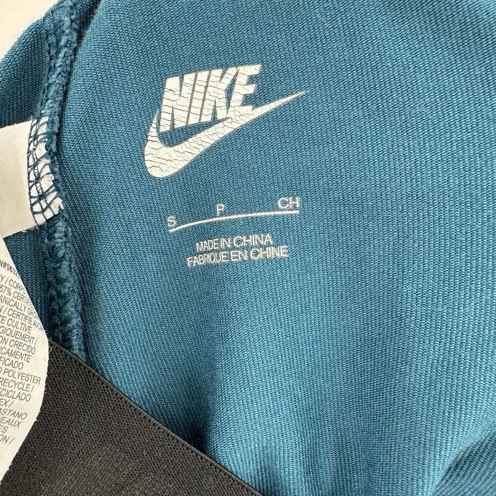 Nike size small full length‎ blue athletic leggings stirrup detail black white